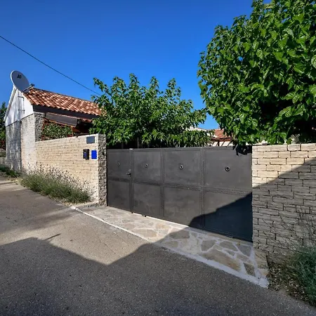 Nela Вилла