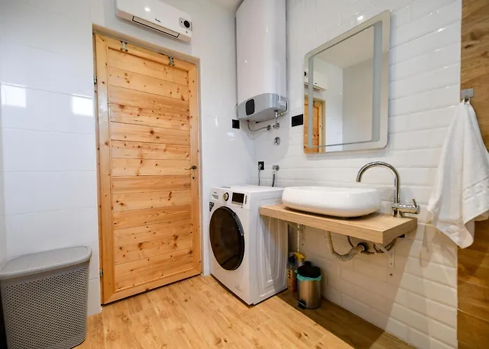 Nela Βίλα Benkovac